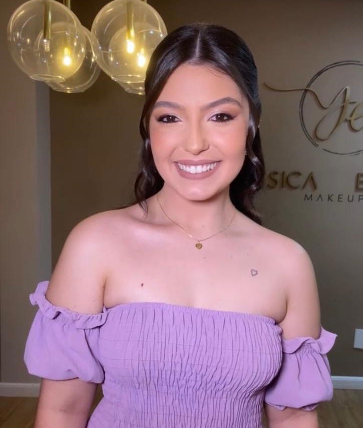 Madrinha maquiagem e cachos